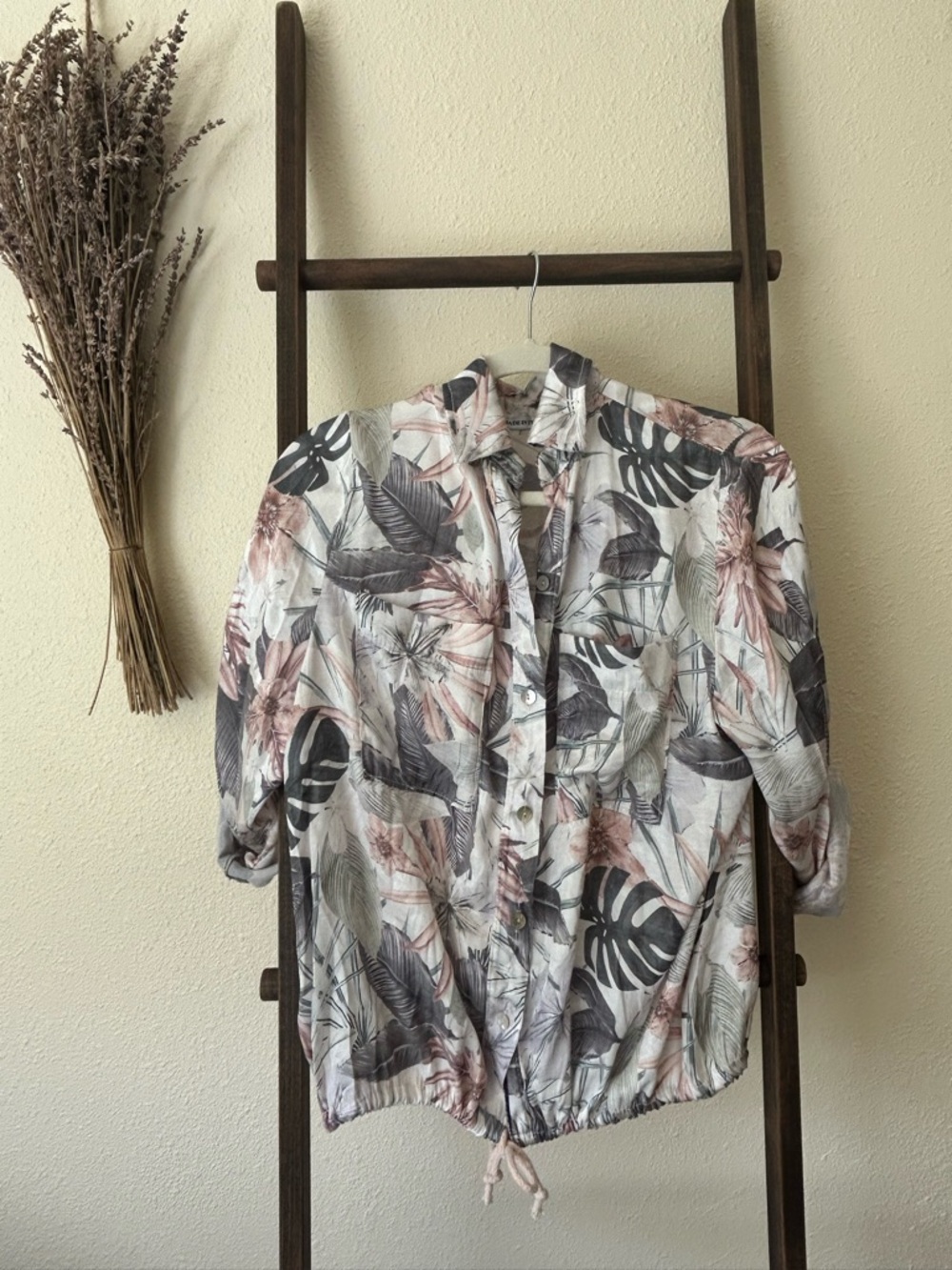 Women’s Floral Button-Up Shirt in White and Blush